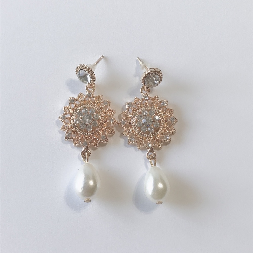 Pearl earrings, NWOT - Picture 2 of 4